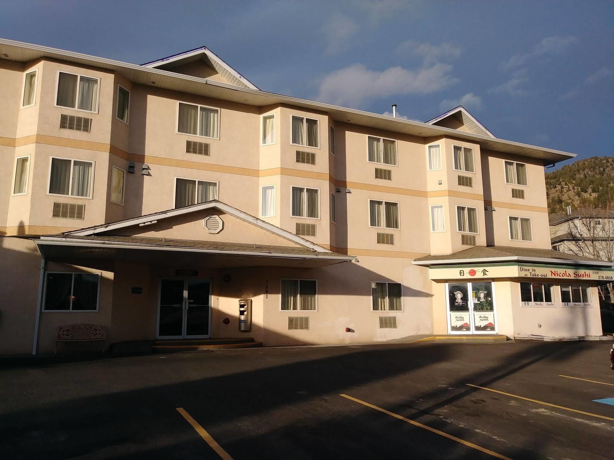 George Mountain View Hotel & Resto Merritt Exterior photo